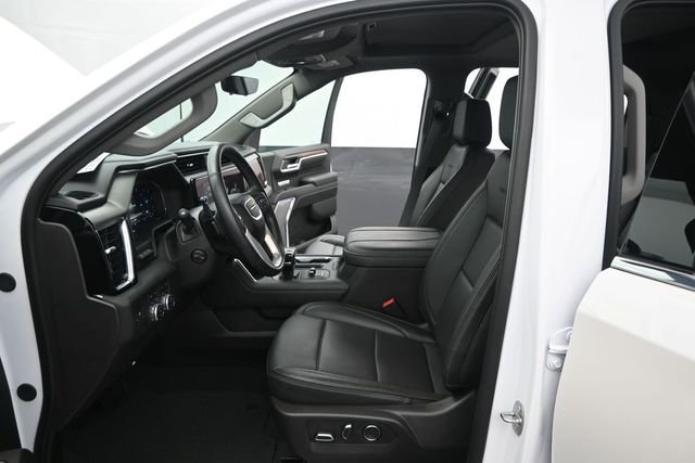 Used 2024 White Frost Tricoat GMC Denali image 13