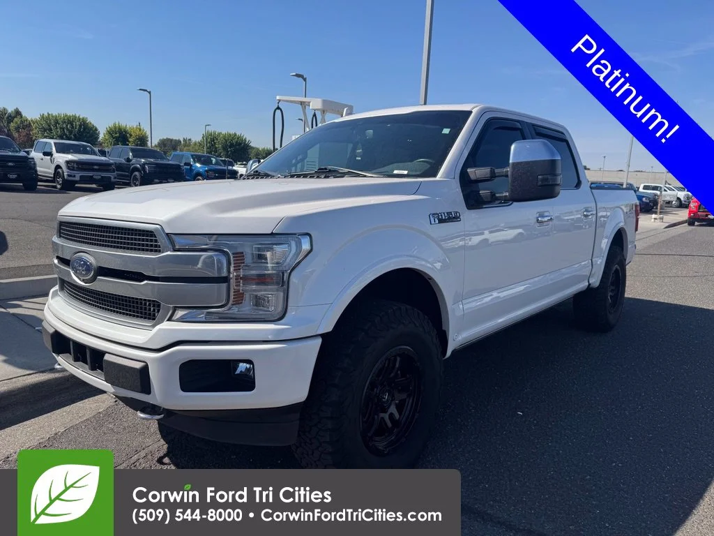 Used 2018 White Platinum Tri-Coat Metallic Ford Platinum image 1