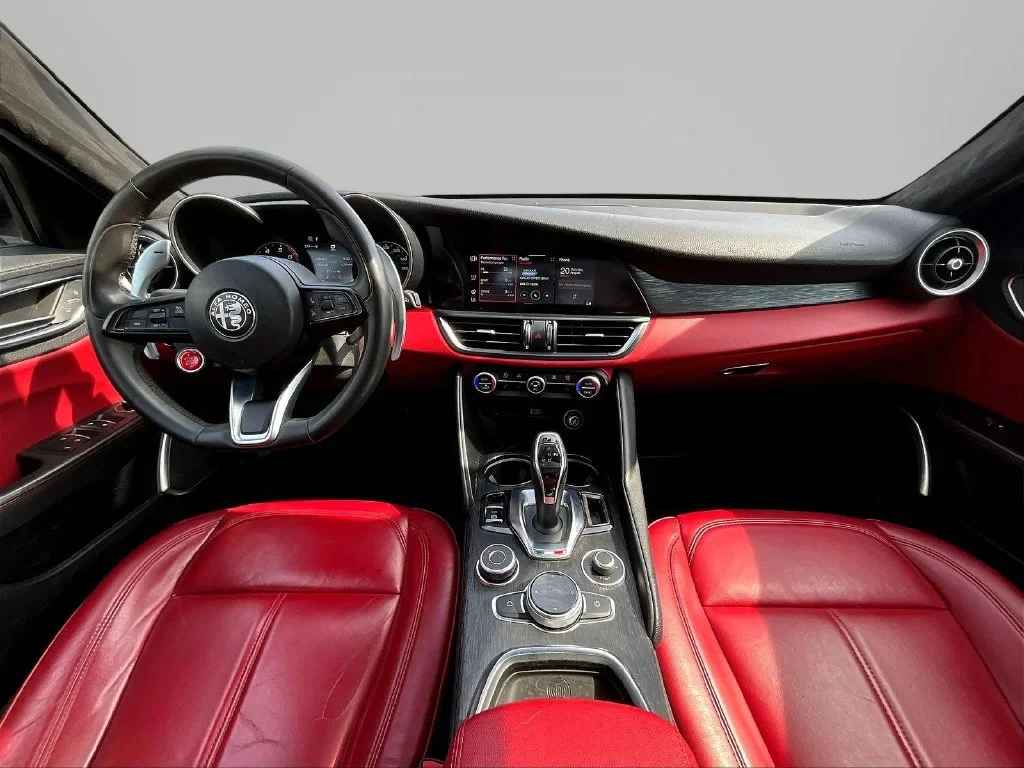 Used 2020 Alfa White Alfa Romeo Base image 9