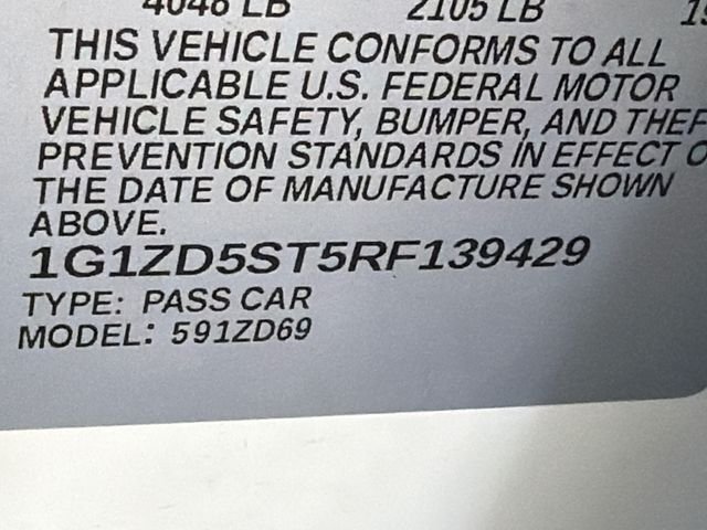 Used 2024 White Chevrolet LT image 32