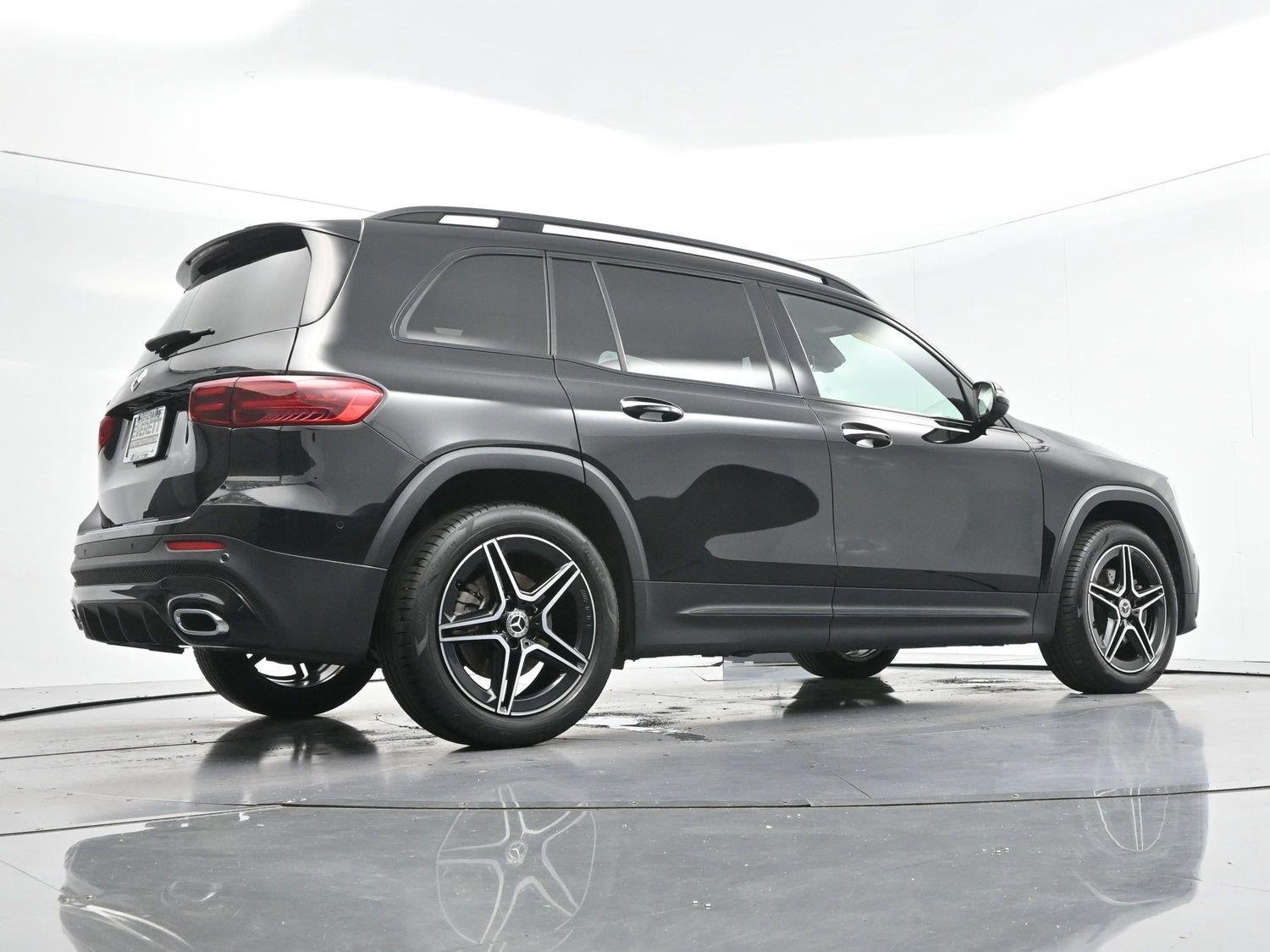 Used 2024 Black Mercedes-Benz GLB 250 image 49
