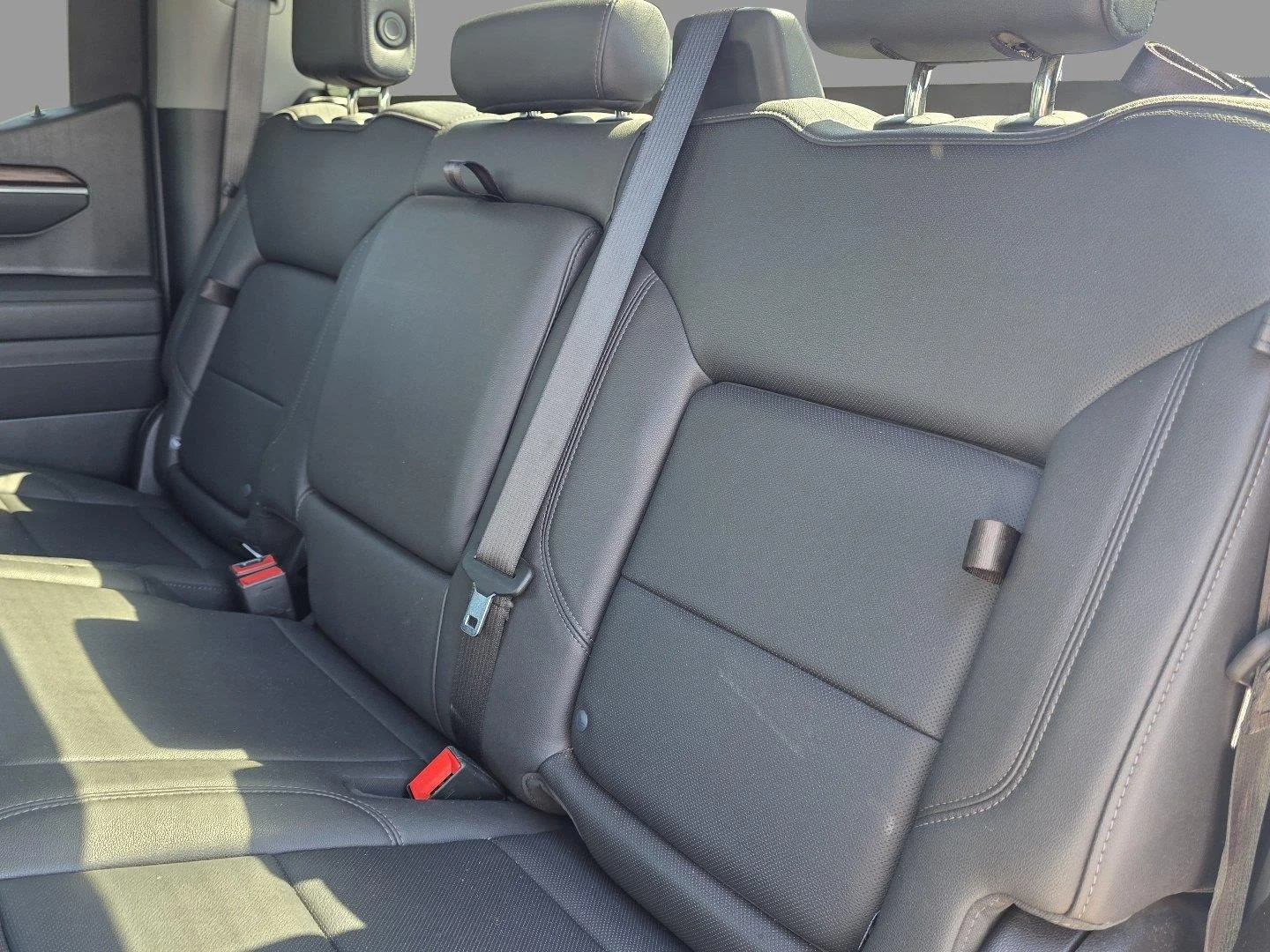 Used 2025 Summit White GMC SLT image 27