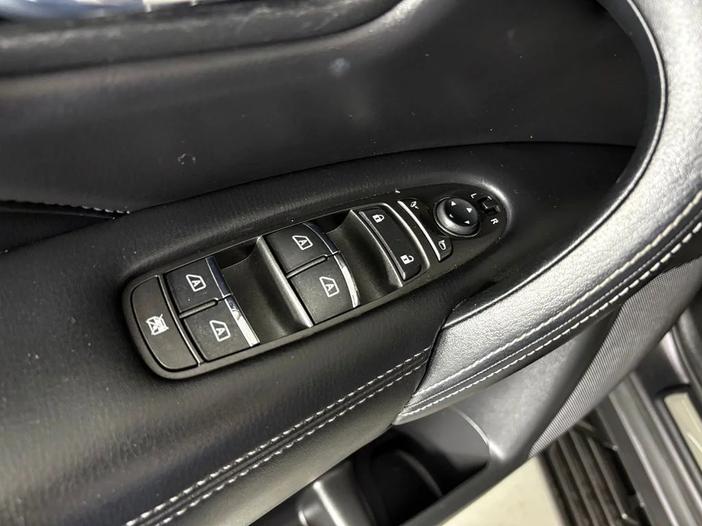 Used 2024 Gray INFINITI LUXE image 15