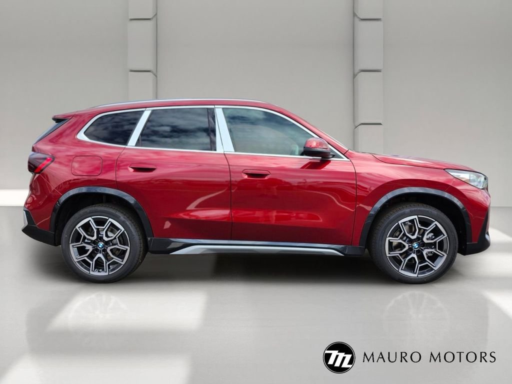 New 2026 Red BMW xDrive28i image 2