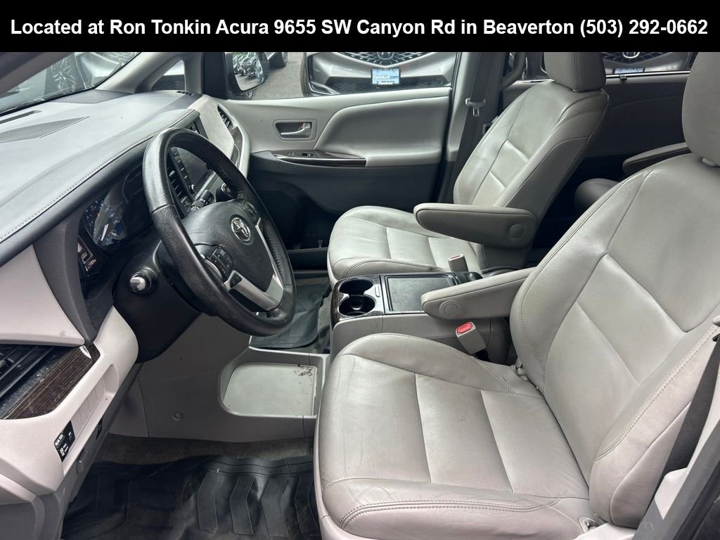 Used 2018 Predawn Gray Mica Toyota XLE image 11
