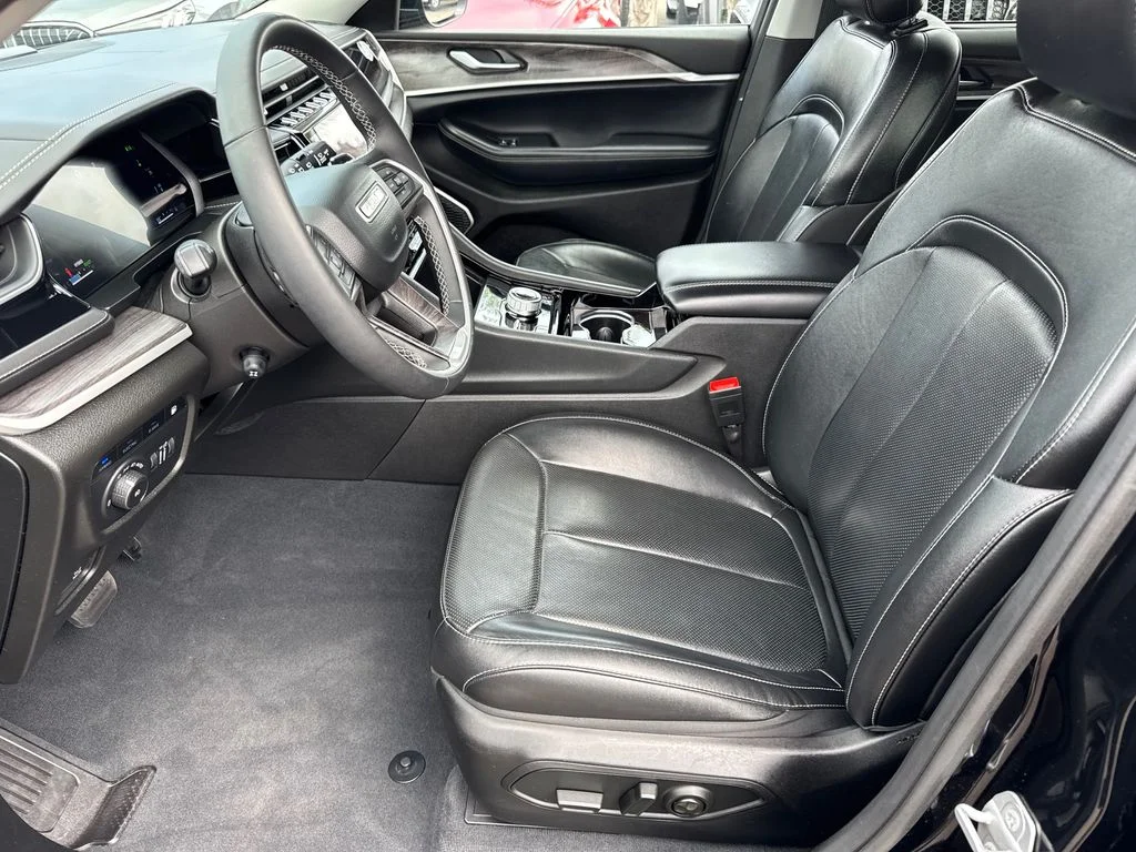 Certified Used 2022 Black Jeep 4xe image 26