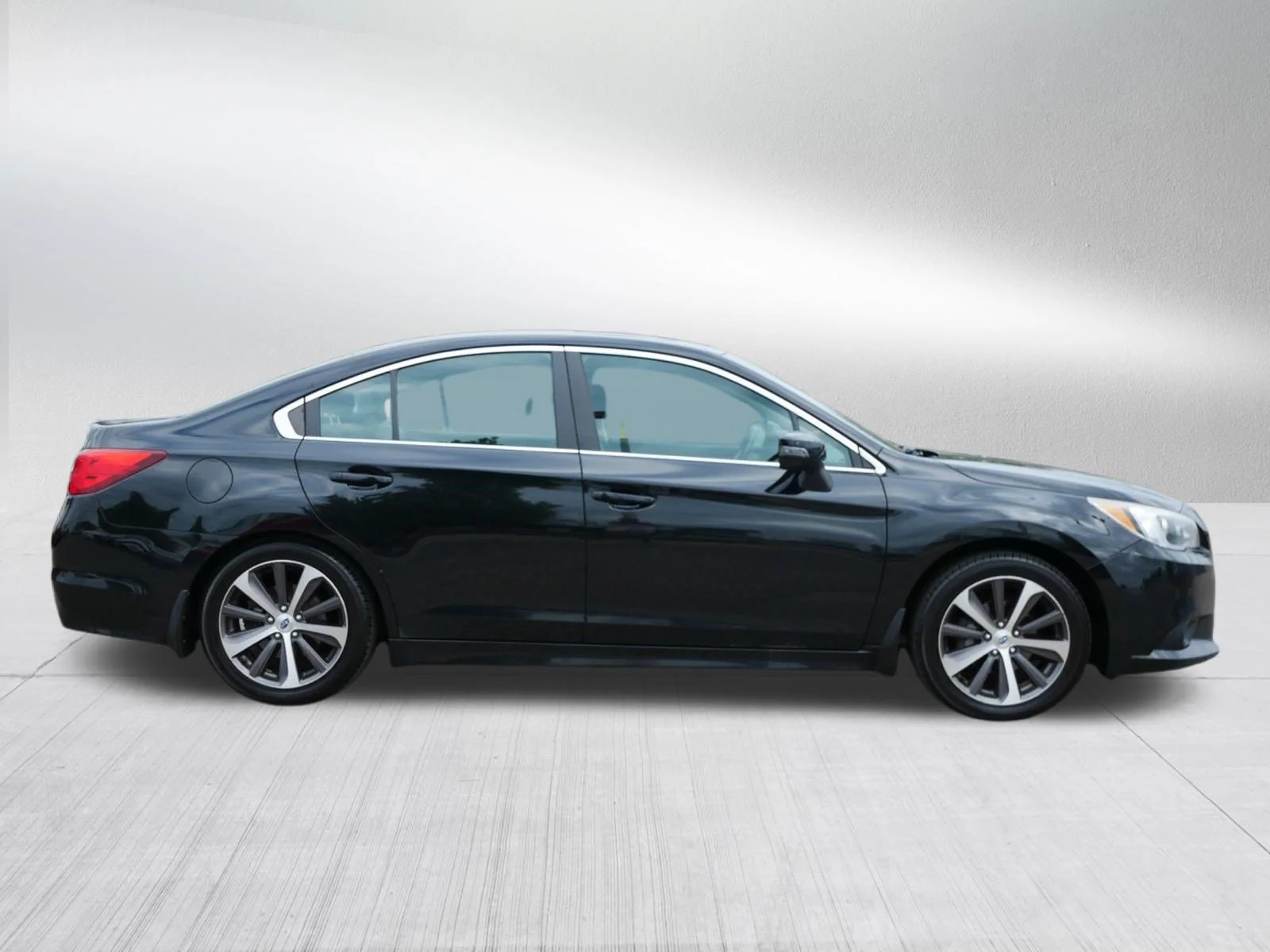 Used 2015 Crystal Black Silica Subaru 2.5i Limited image 8