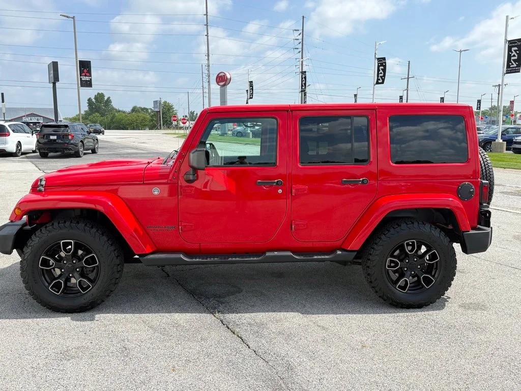 Used 2018 Red Jeep Unlimited Sahara image 6