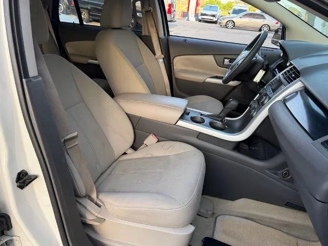 Used 2011 White Suede Ford SE image 42