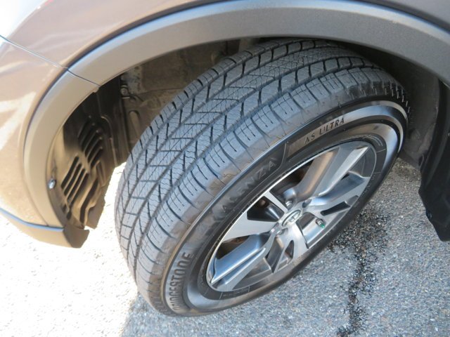 Used 2017 Super White Toyota XLE image 37