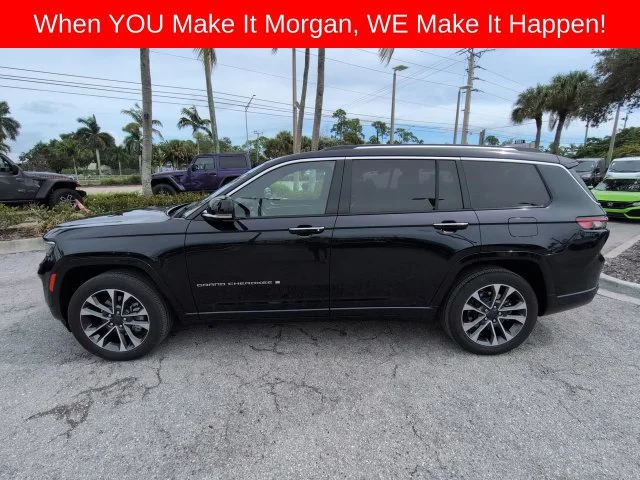 Used 2023 Black Jeep Overland image 10