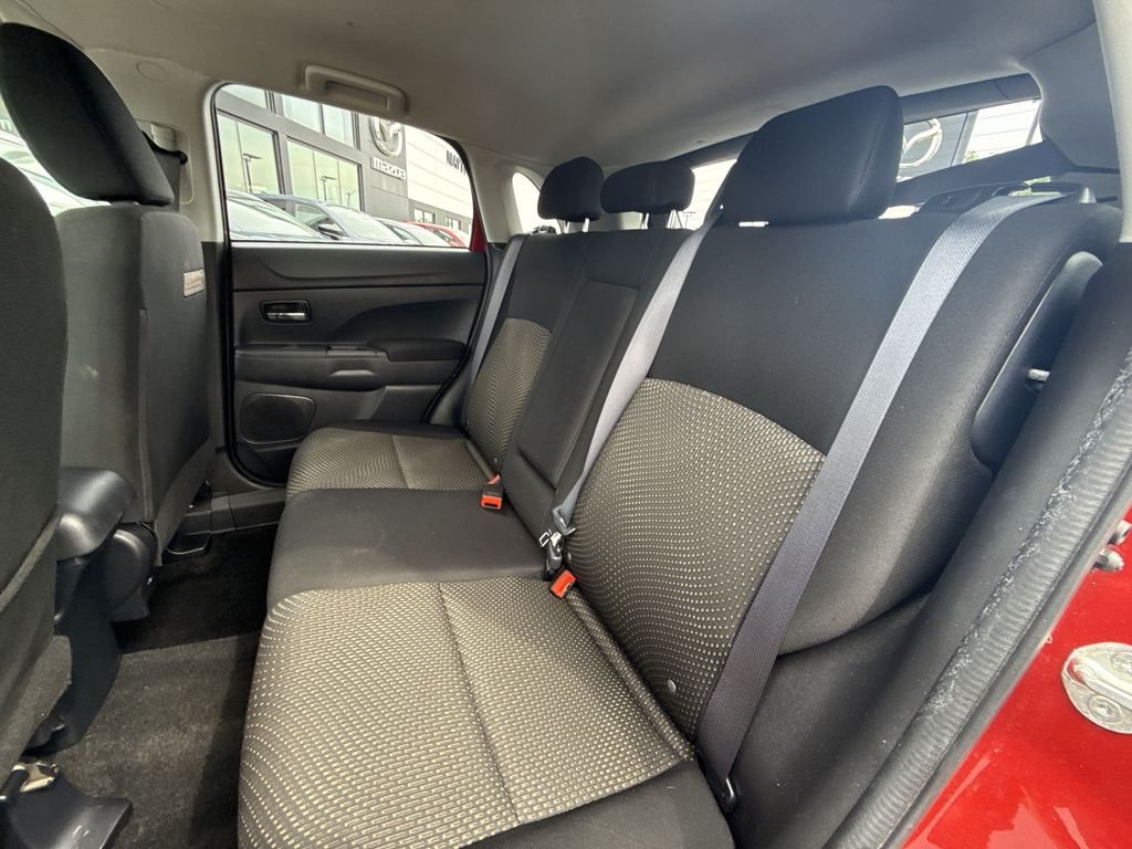 Used 2016  Mitsubishi ES image 21