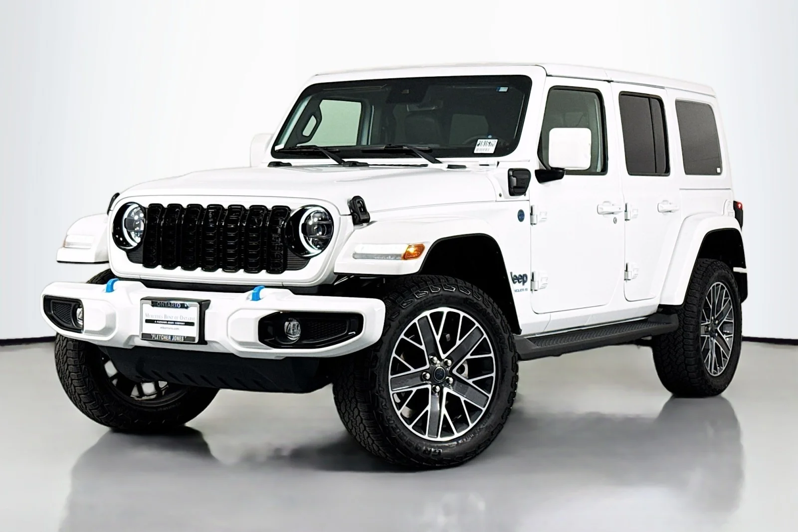 Used 2024 BRIGHT WHITE Jeep High Altitude image 1