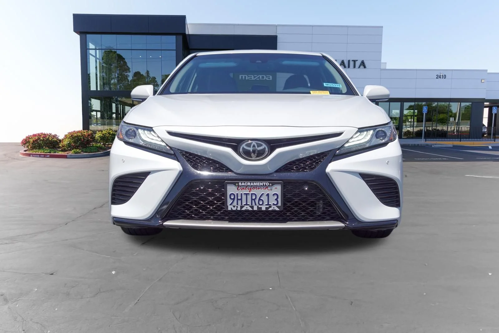 Used 2018 Wind Chill Pearl Toyota XSE image 8