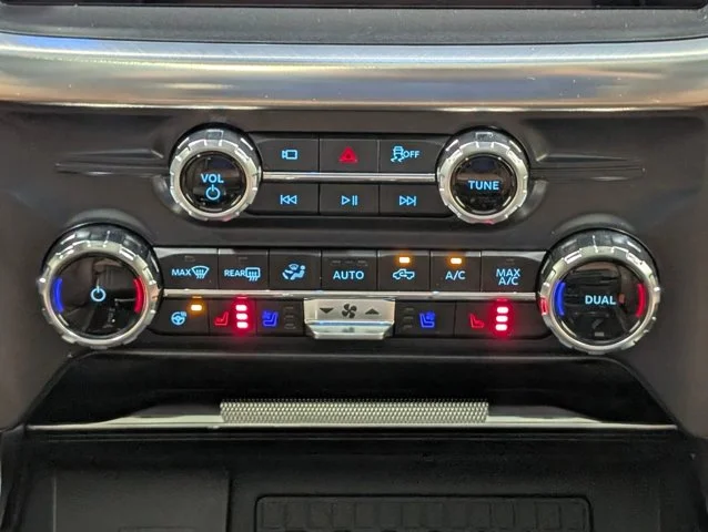 New 2026 Carbonized Gray Metallic Ford King Ranch® image 44