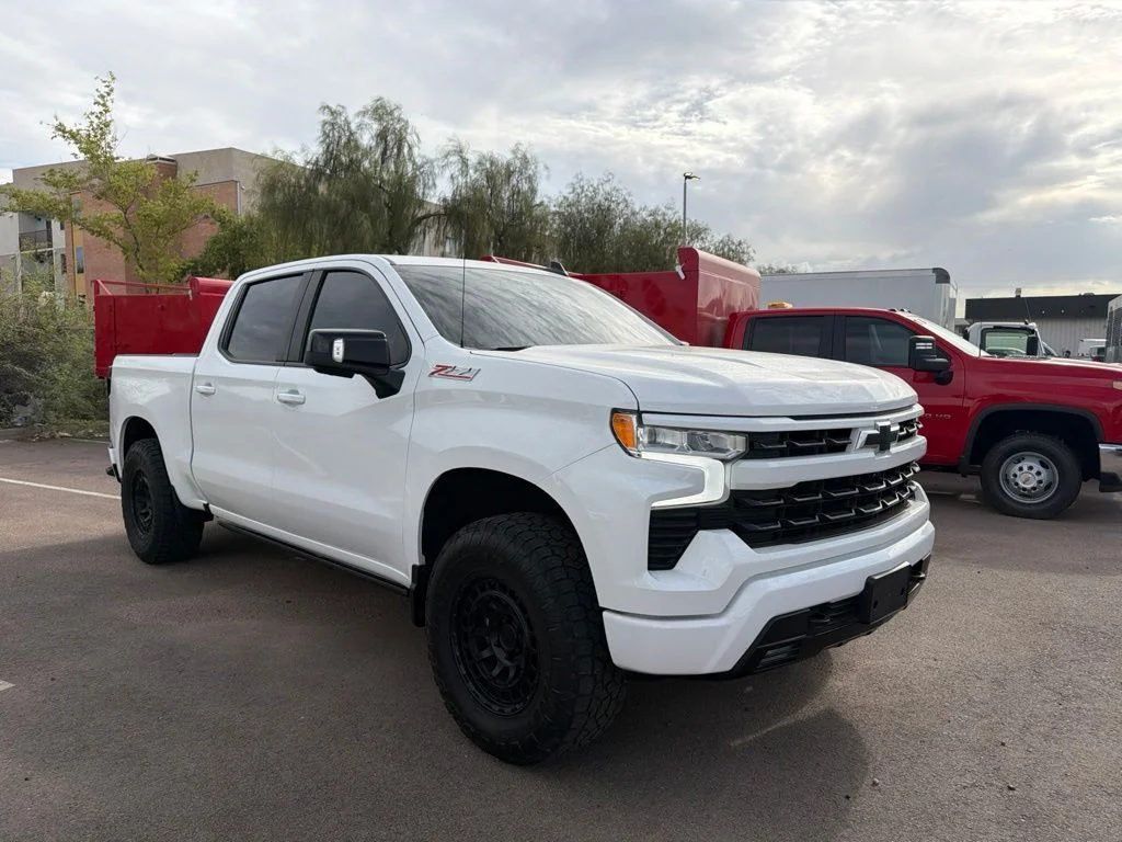 Used 2023 White Chevrolet RST image 2