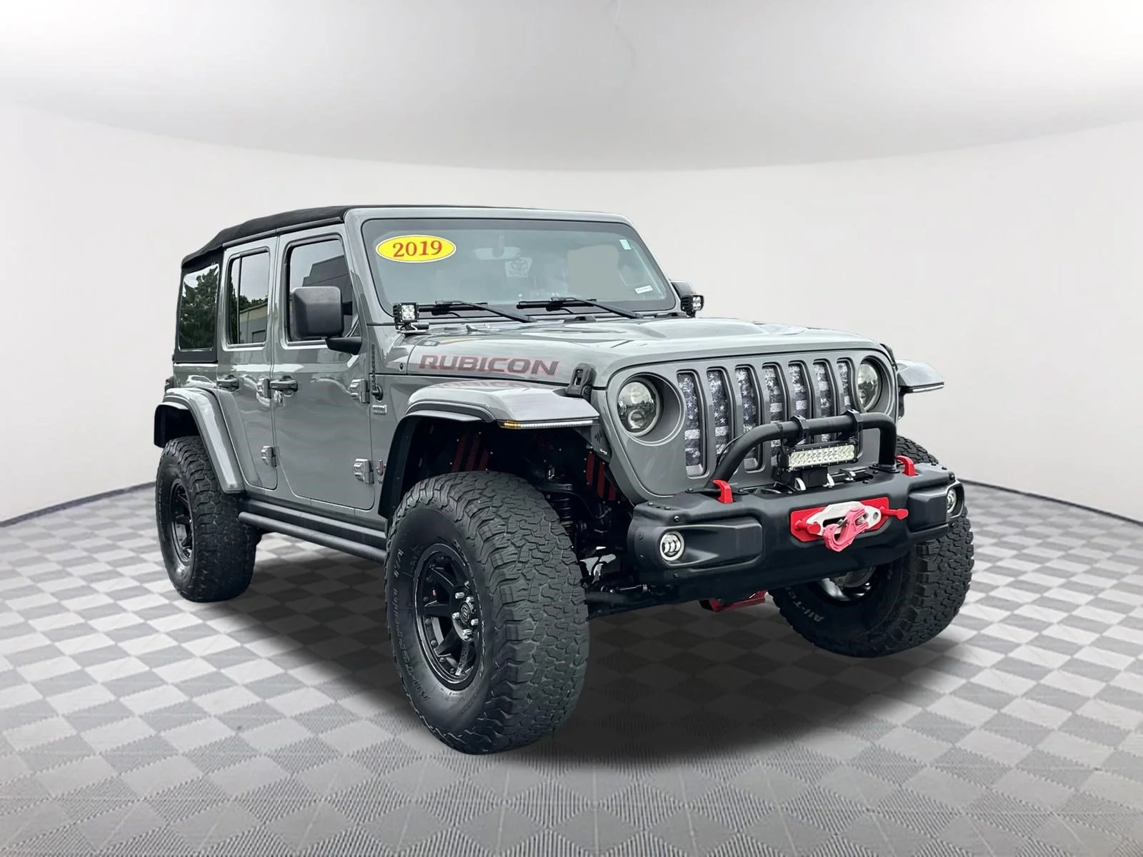 Used 2019 Sting-Gray Clear Coat Jeep Rubicon image 3