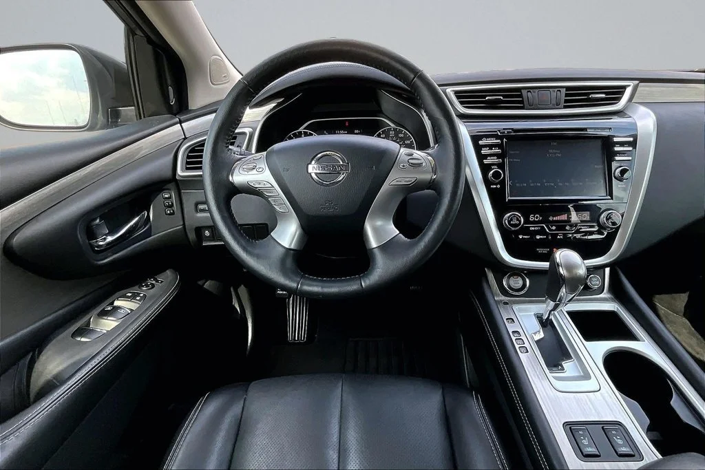 Used 2018 Gray Nissan SL image 5