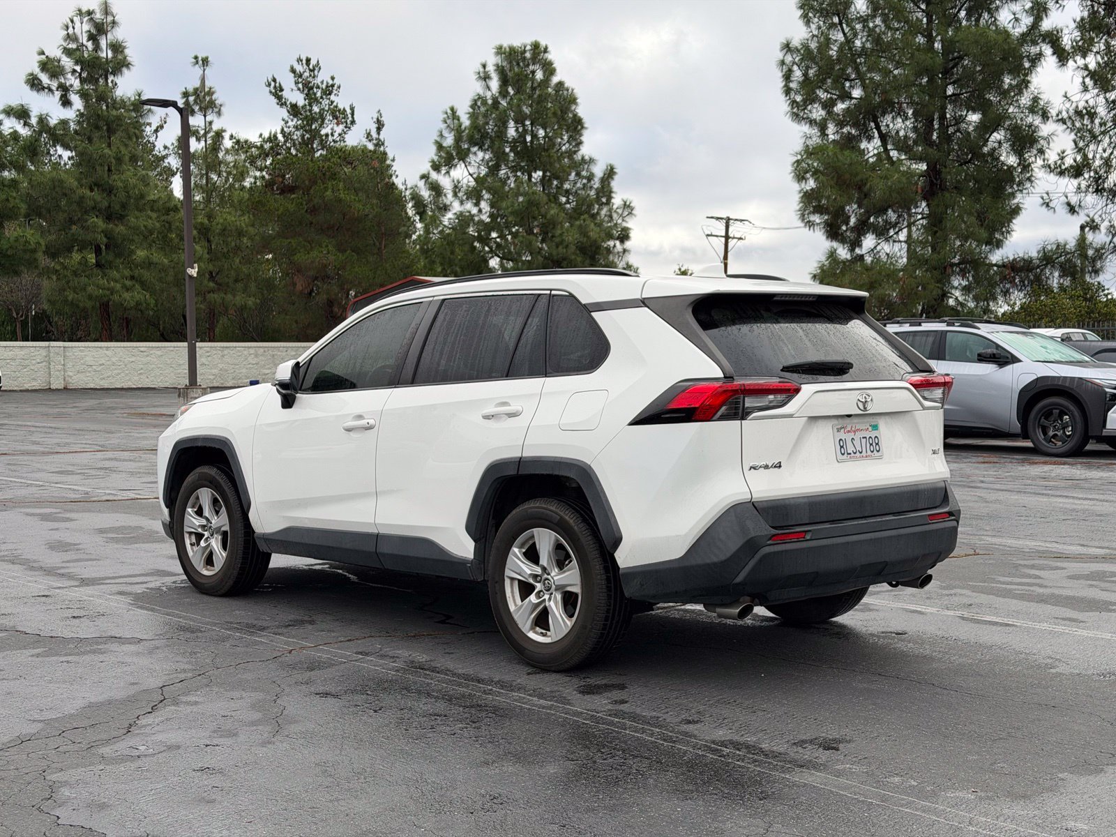 Used 2019 Super White Toyota XLE image 3
