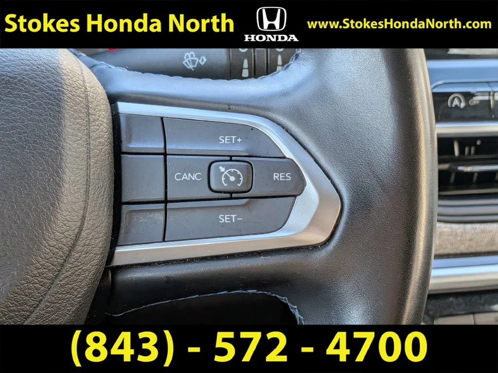 Used 2022 Black Jeep Latitude image 27