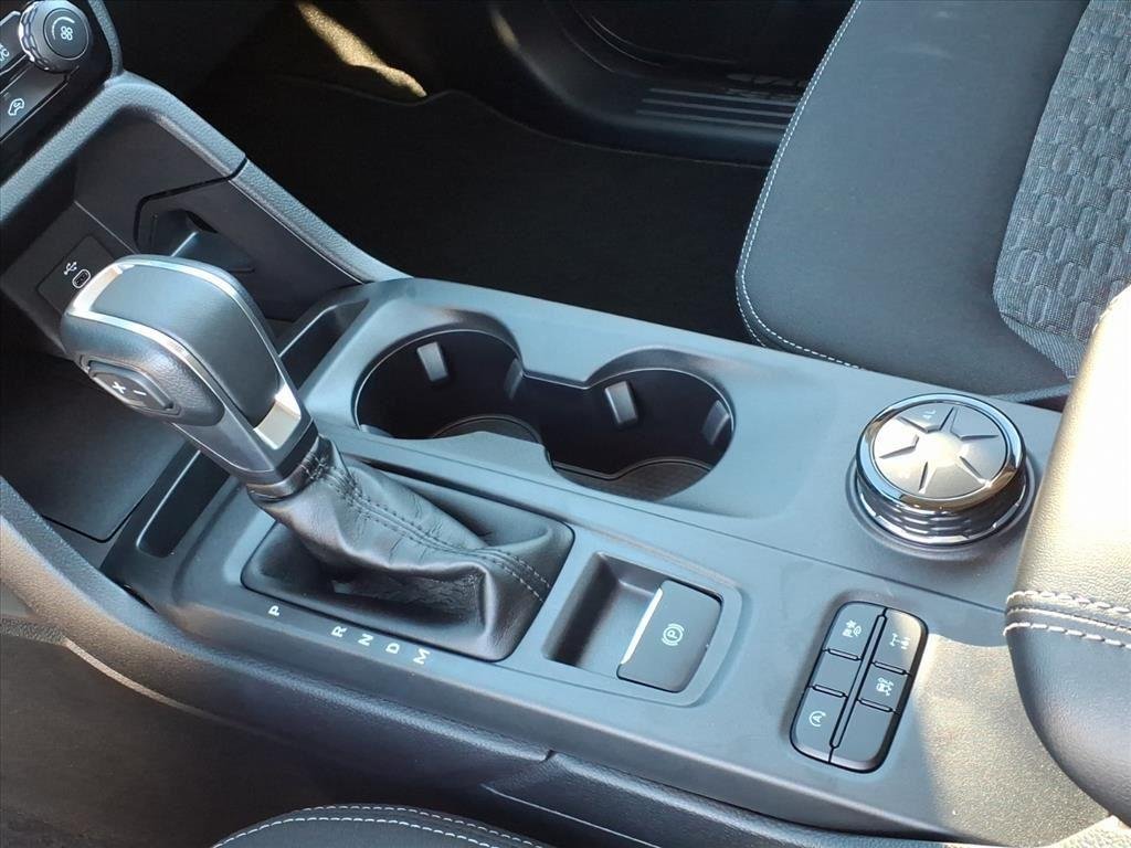 New 2025 Oxford White Ford XLT image 13