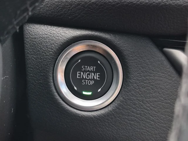 Used 2025 Crystal White Tricoat Cadillac Sport image 35