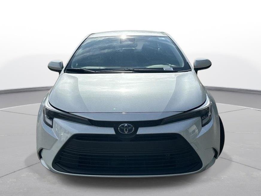 Used 2024 Wind Chill Pearl Toyota Hybrid LE image 3