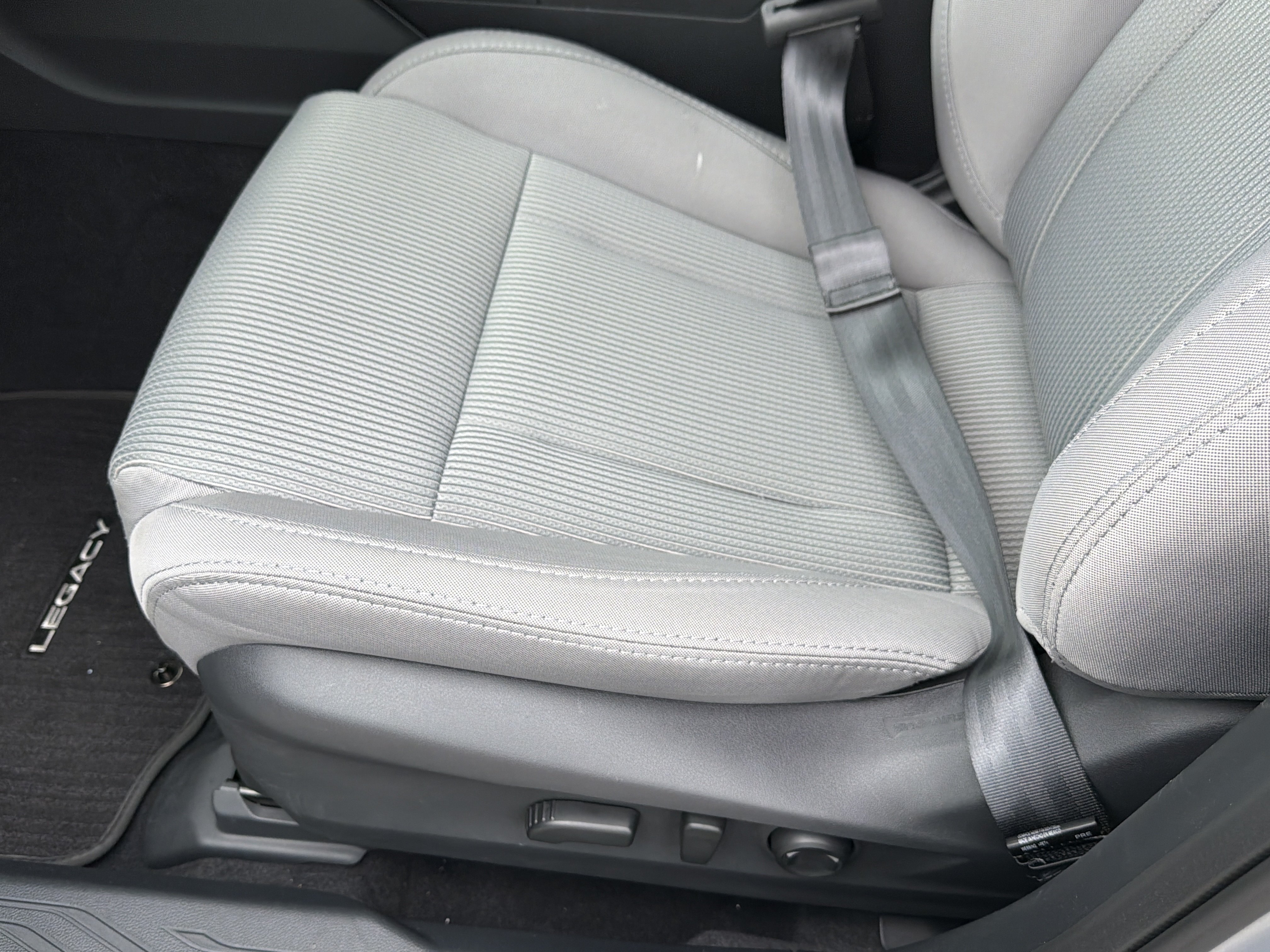 Certified Used 2025 Ice Silver Metallic Subaru Premium image 22