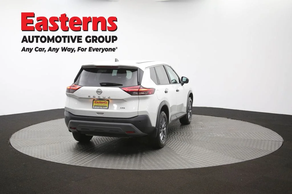 Used 2023 White Nissan S image 40