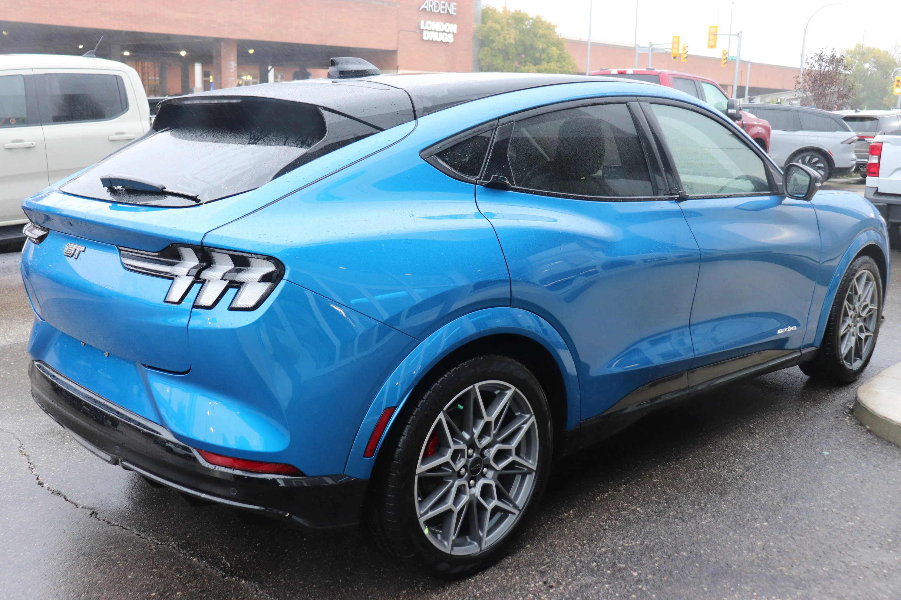New 2026 VELOCITY BLUE METALLIC Ford GT image 4