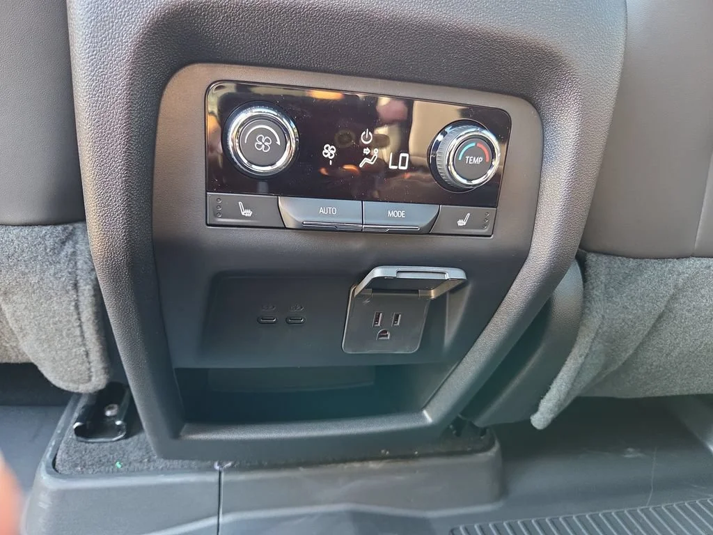 New 2027 Mosaic Black Metallic Chevrolet RS image 32