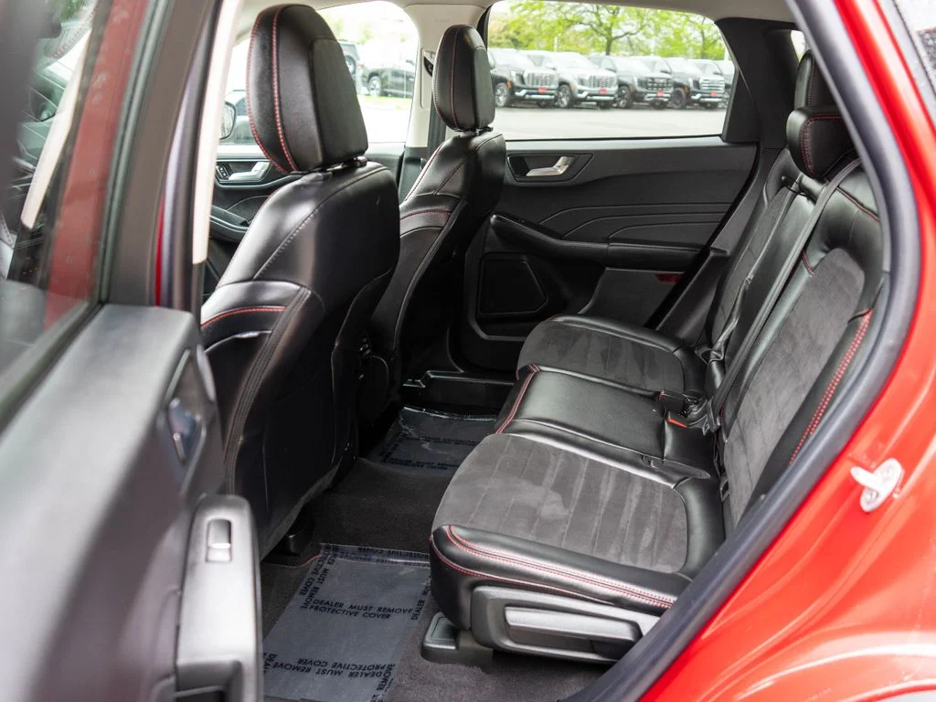 Used 2022 Red Ford SEL image 12