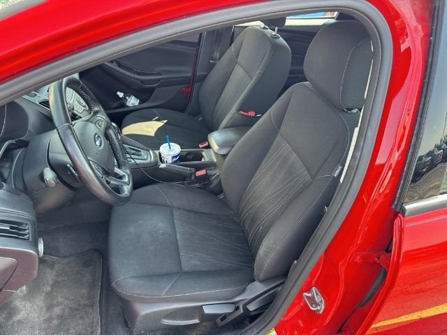 Used 2016 Race Red Ford SE image 9