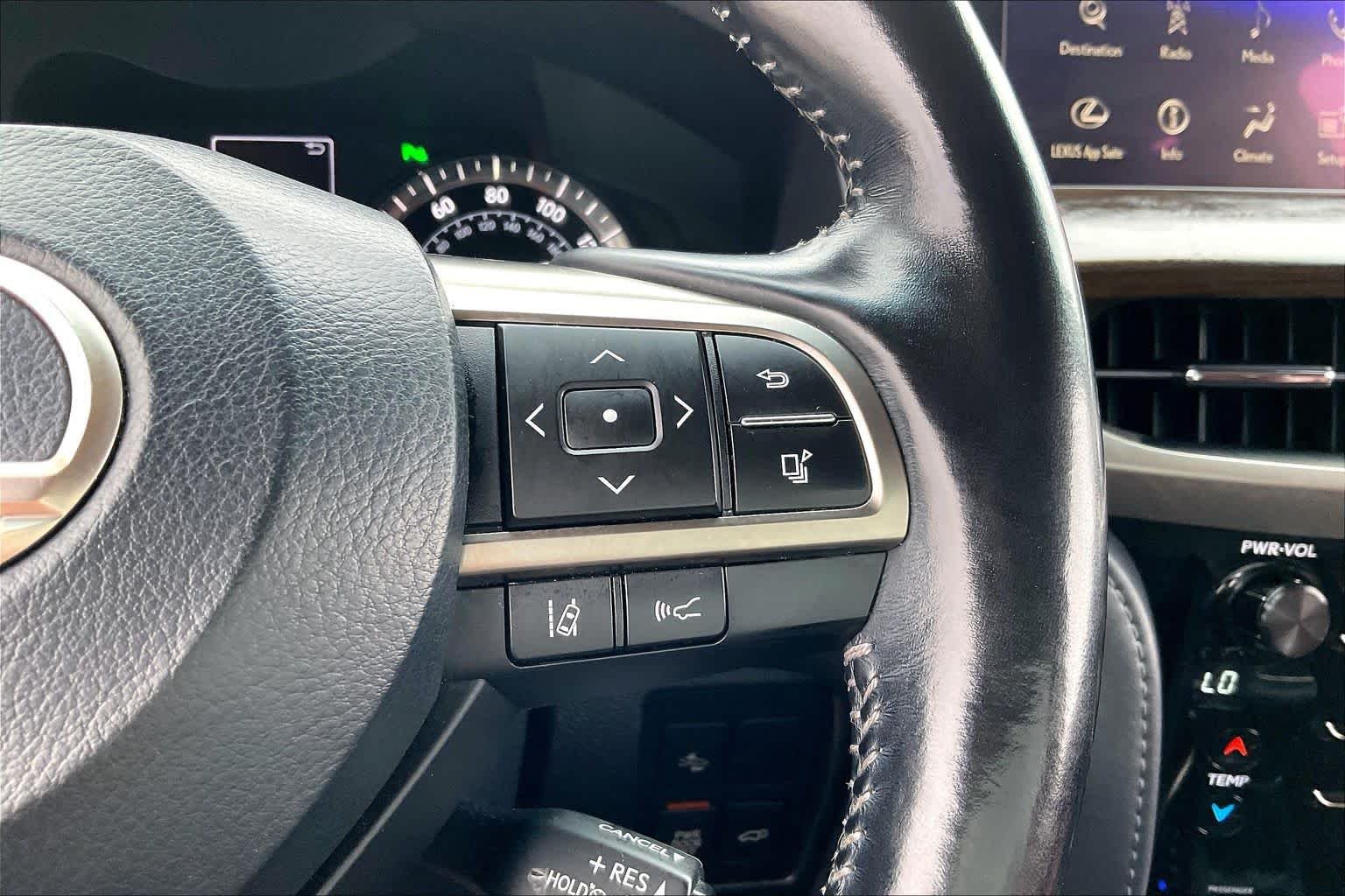 Used 2019 Atomic Silver Lexus  image 22