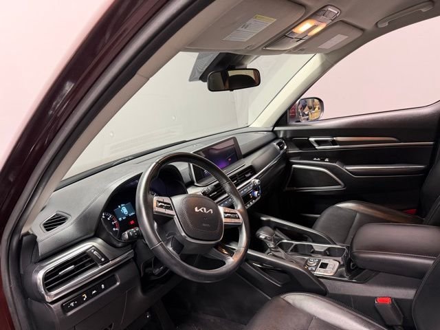Used 2022 Sangria Red Kia LX image 17