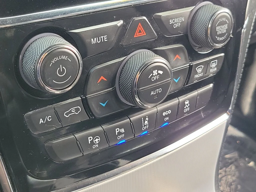 Used 2020 Crystal Metallic Jeep SRT image 12