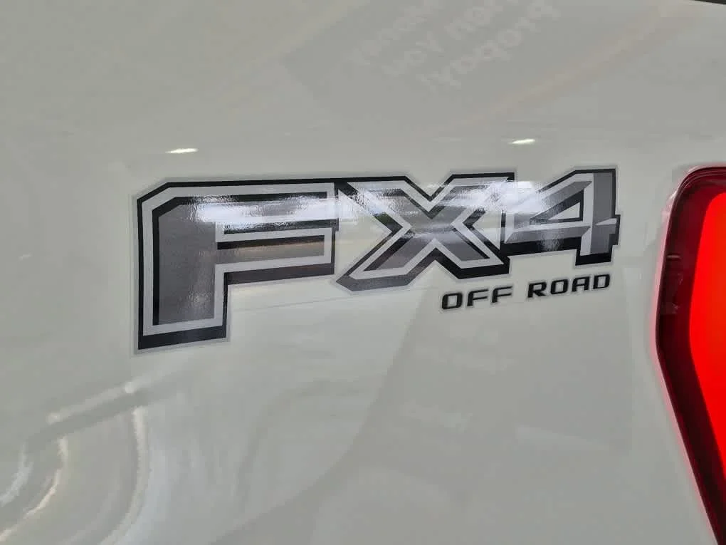 Certified Used 2023 Oxford White Ford LARIAT image 24