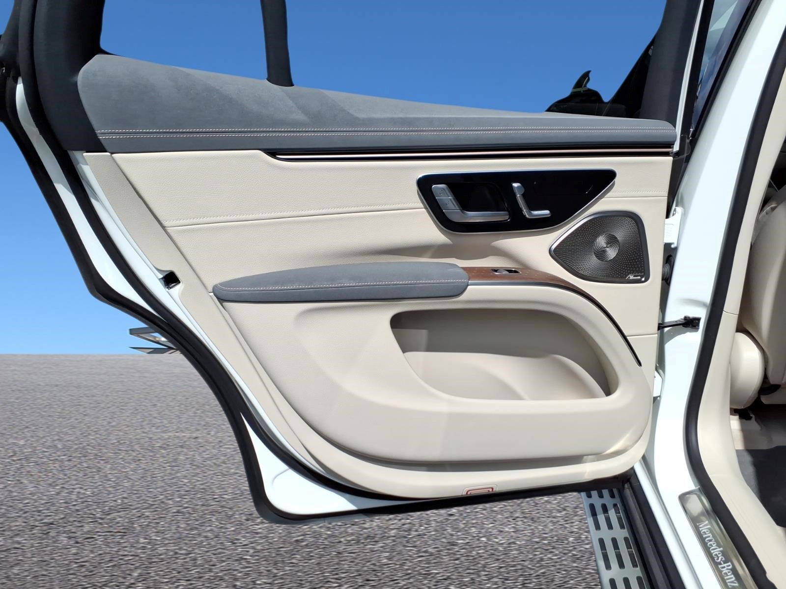 Certified Used 2023 Polar White Mercedes-Benz EQS 450+ SUV image 11
