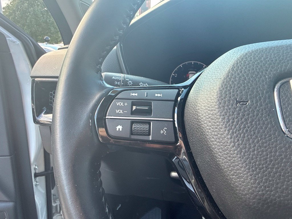 Used 2025 White Honda EX-L image 9