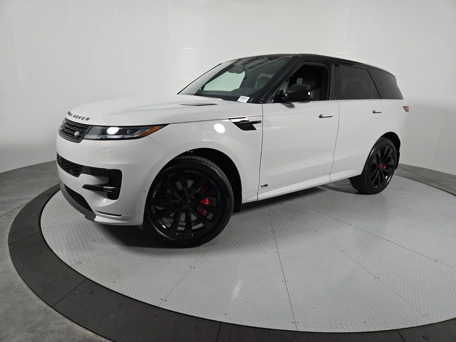 New 2026 Borasco Grey Land Rover Dynamic SE image 1