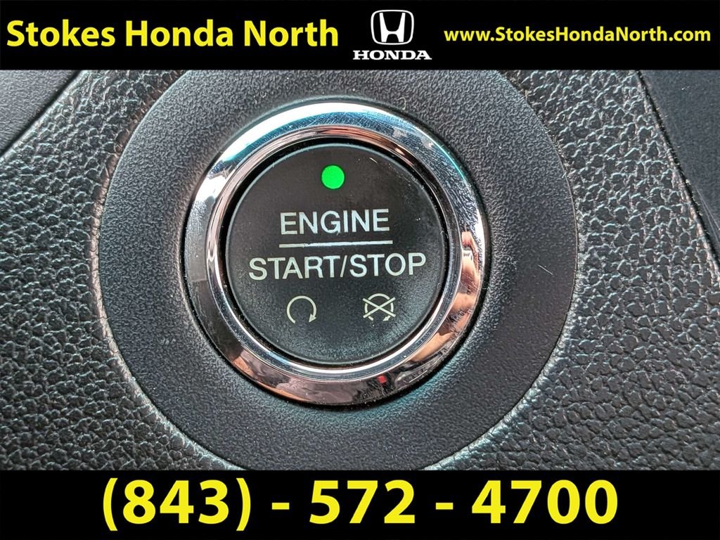 Used 2017  Ford Limited image 30
