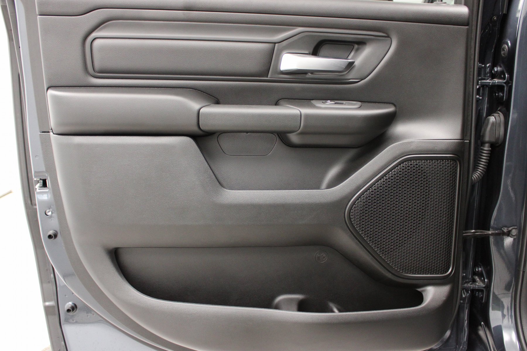 2026 RAM 1500 Warlock - Photo 24