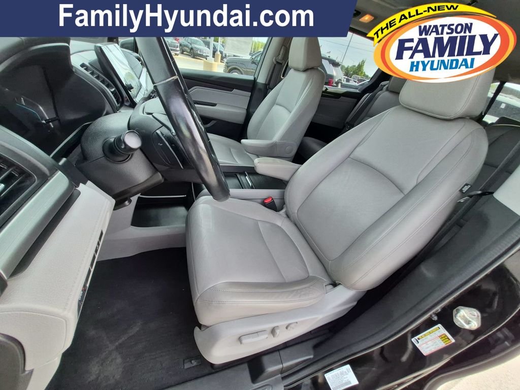 Used 2018 Black Honda EX-L image 12