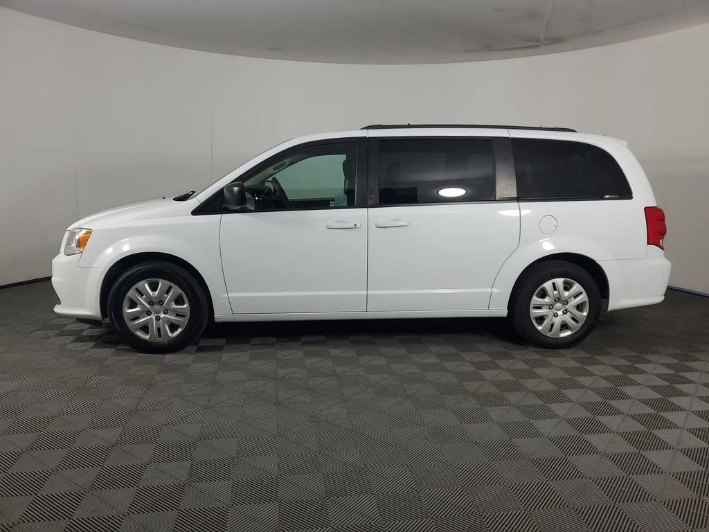 Used 2018 White Dodge SE image 7
