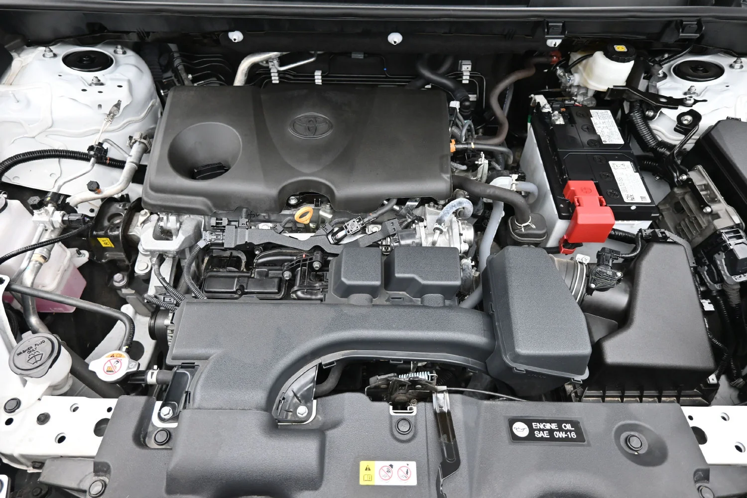 Used 2025 White Toyota XLE image 27