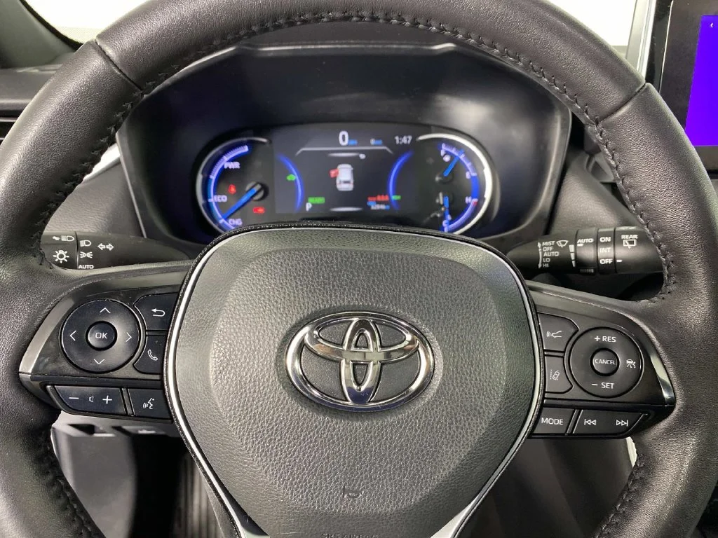 Used 2024 Pearl Toyota SE image 15