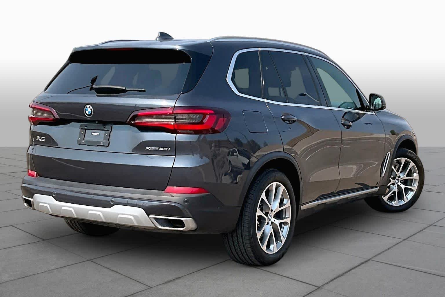 Used 2021 Arctic Gray Metallic BMW xDrive40i image 13