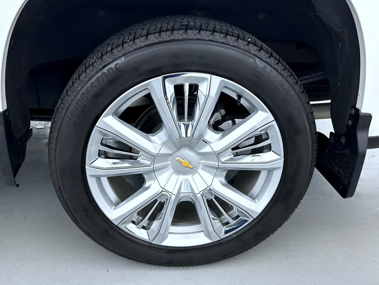 Used 2025 Beige Chevrolet High Country image 25