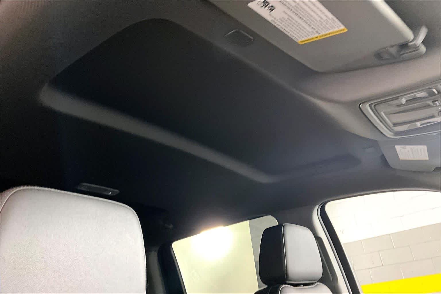 Used 2024 Onyx Black GMC SLT image 13