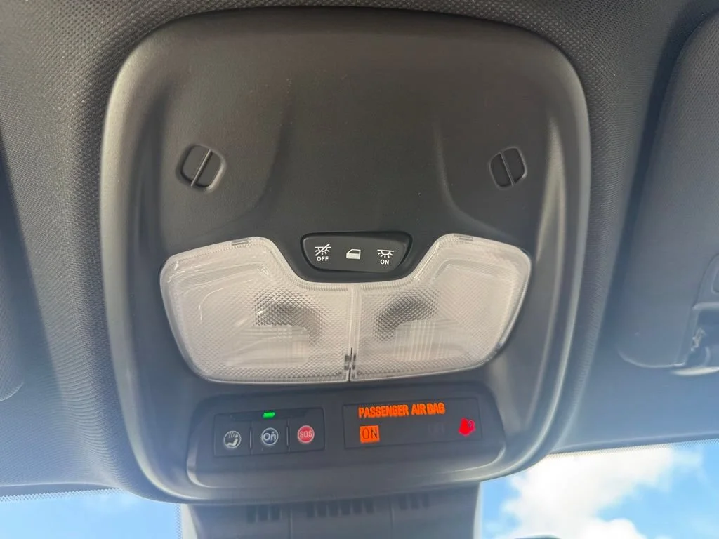 2026 Chevrolet Colorado ZR2 - Photo 25